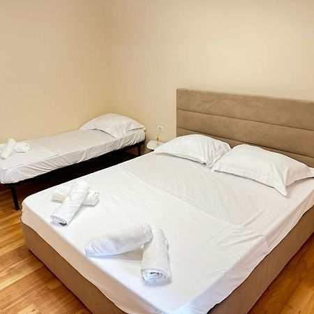 Skanderbeg Square Apartment 02 ティラナ エクステリア 写真