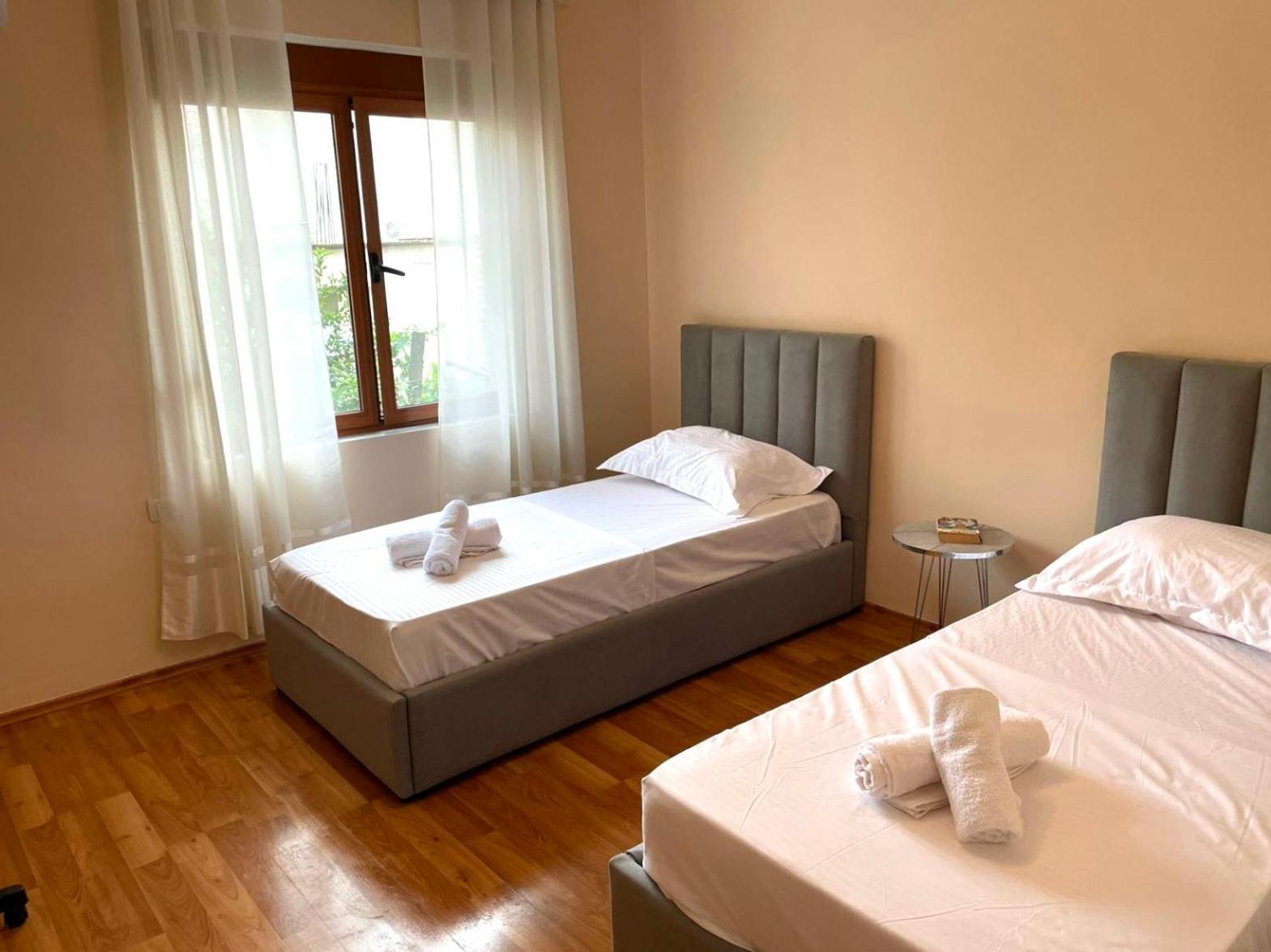 Skanderbeg Square Apartment 02 ティラナ エクステリア 写真