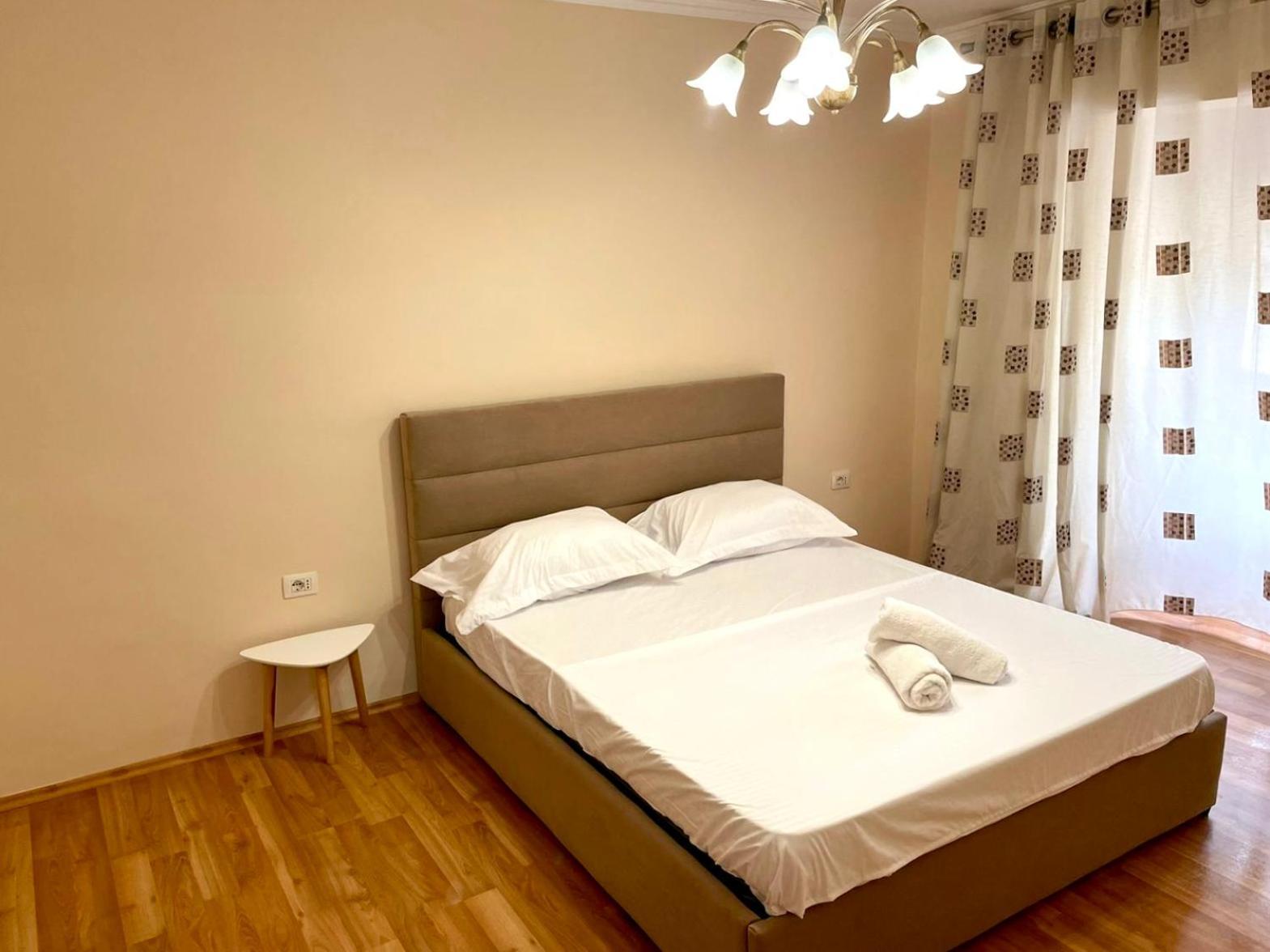 Skanderbeg Square Apartment 02 ティラナ エクステリア 写真