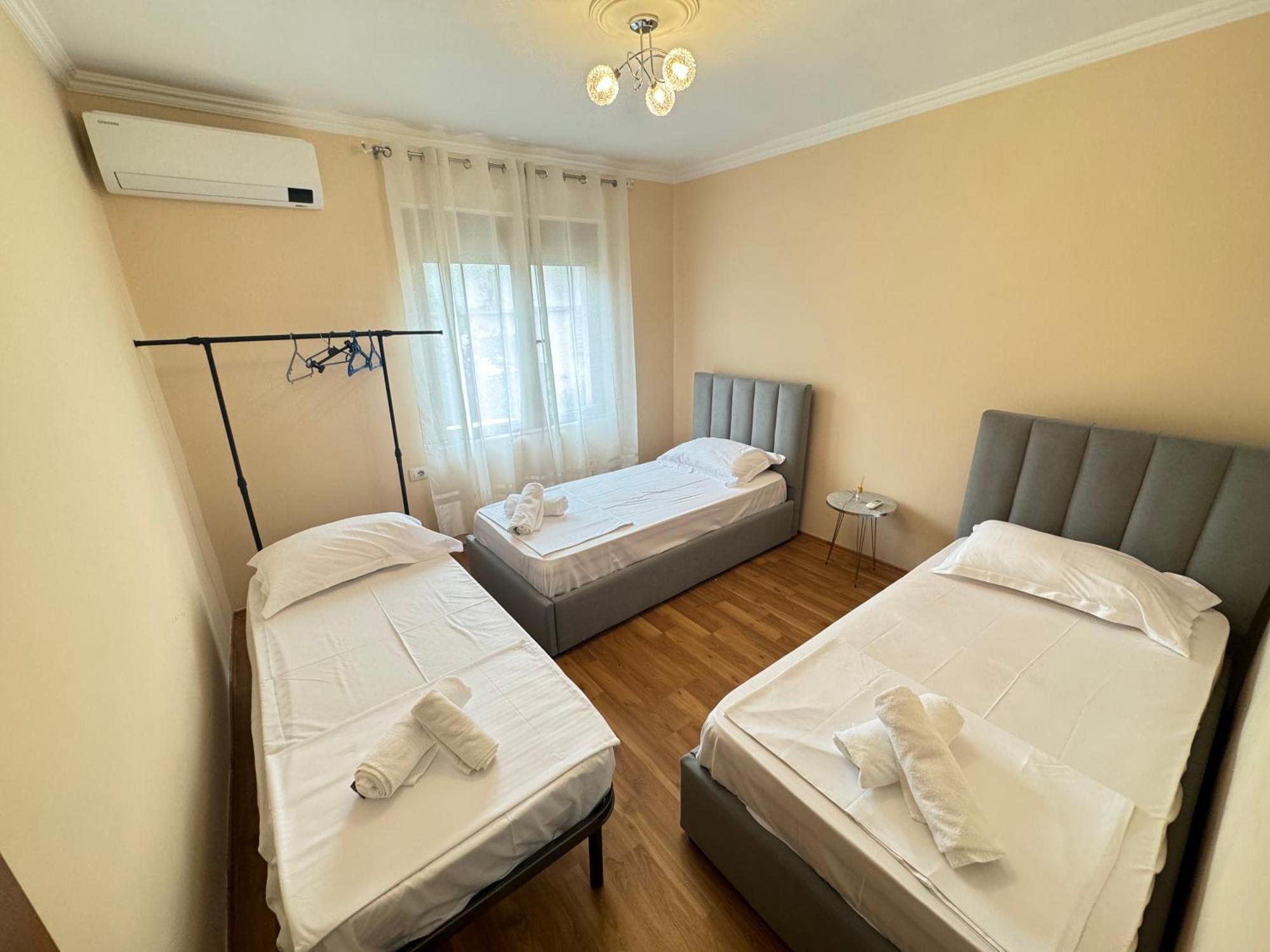 Skanderbeg Square Apartment 02 ティラナ エクステリア 写真