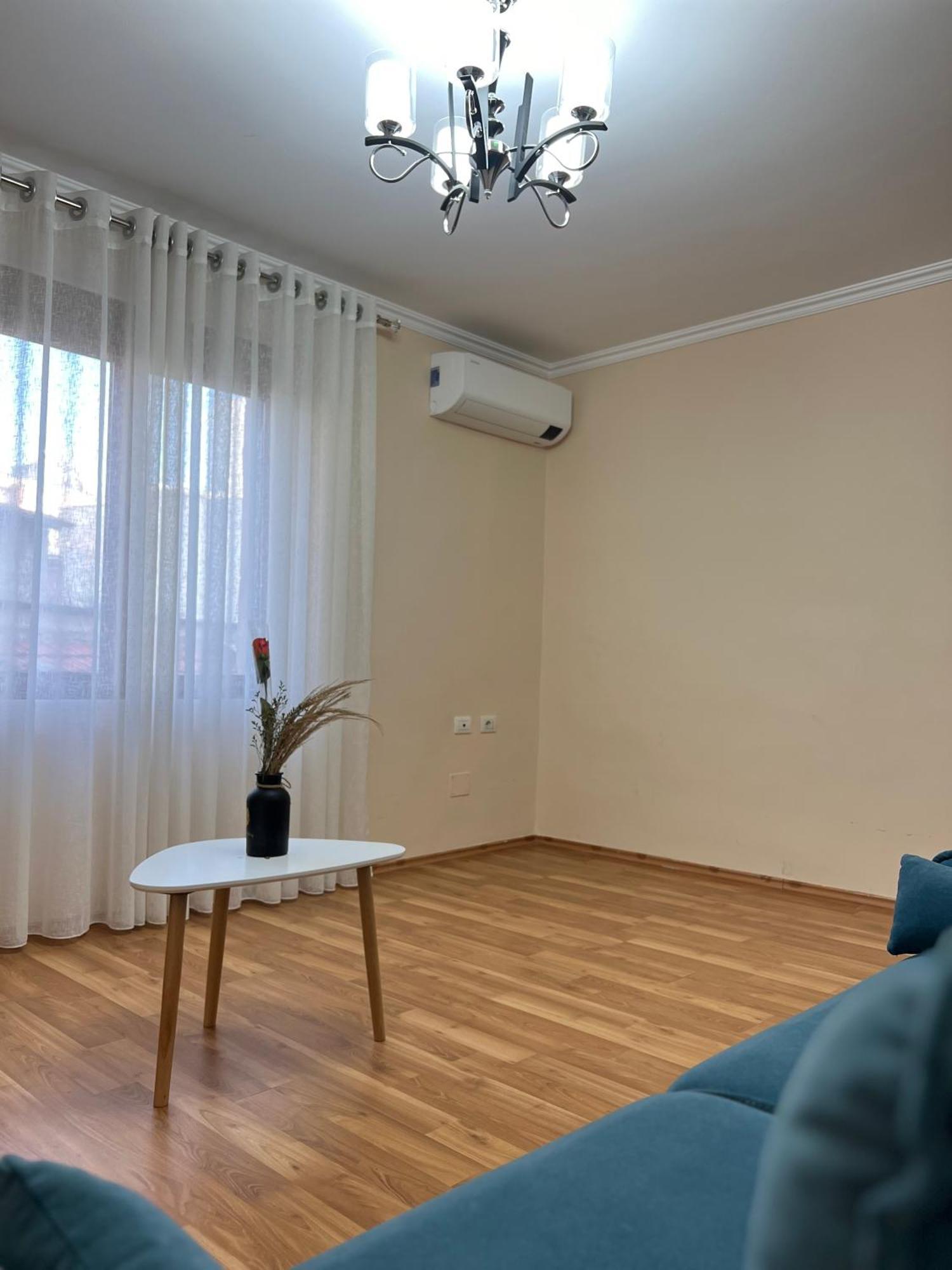 Skanderbeg Square Apartment 02 ティラナ エクステリア 写真