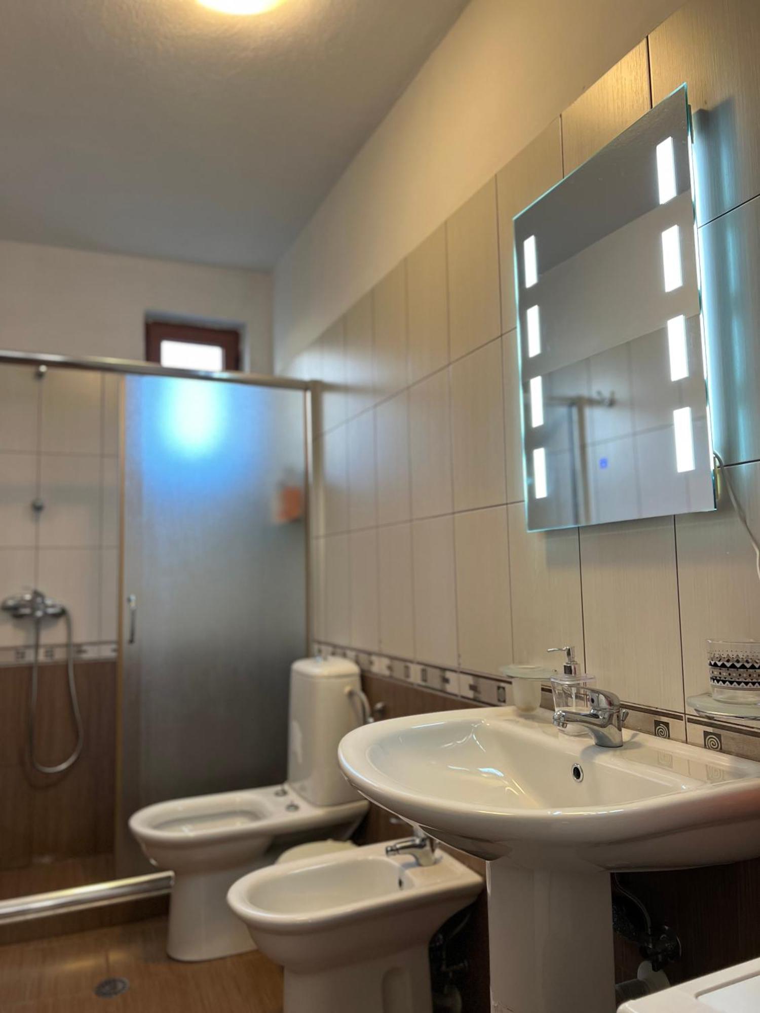 Skanderbeg Square Apartment 02 ティラナ エクステリア 写真