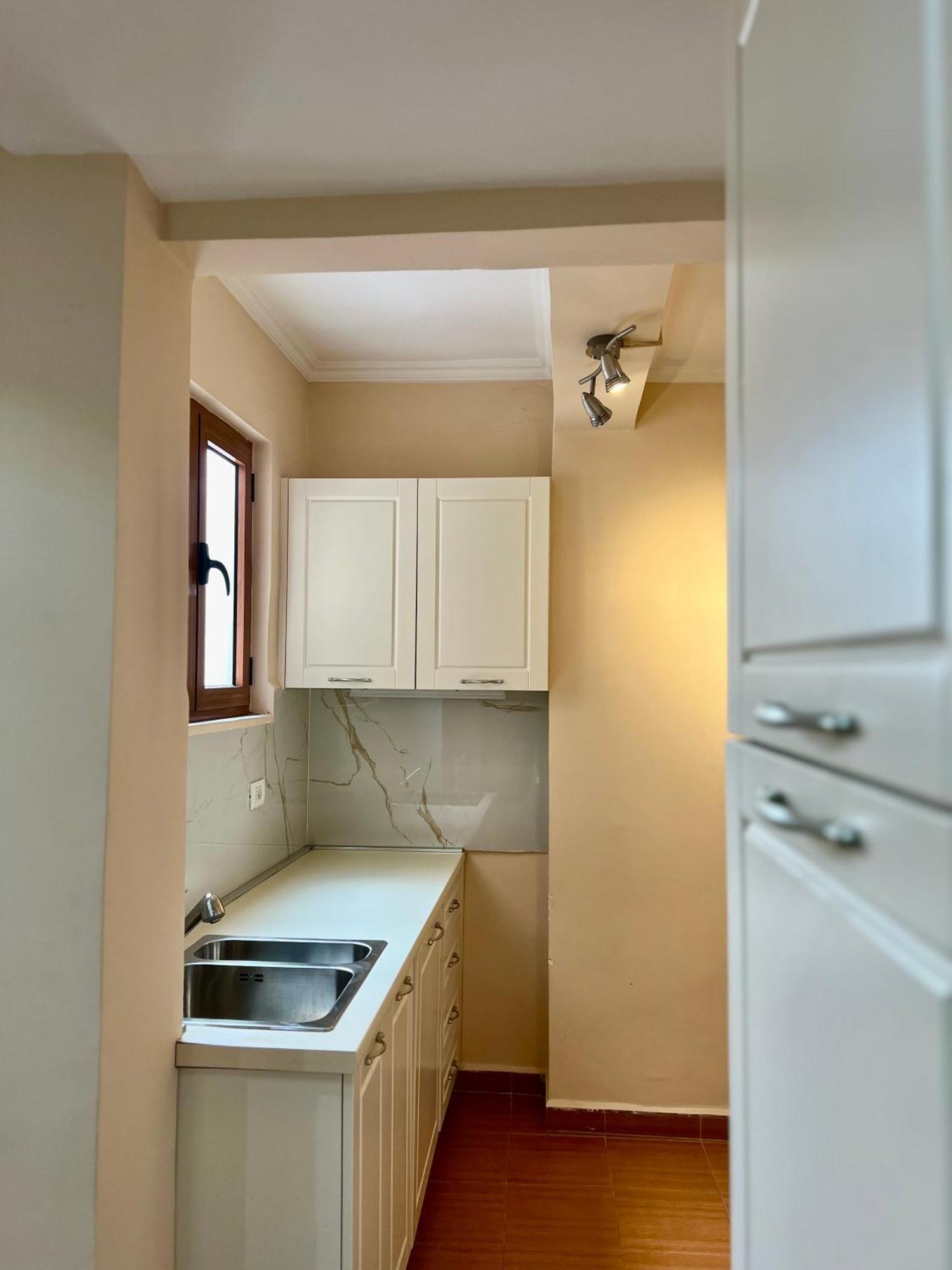 Skanderbeg Square Apartment 02 ティラナ エクステリア 写真